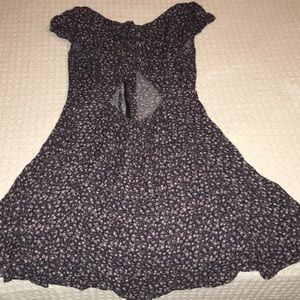 American eagle dress. Cute key hole.